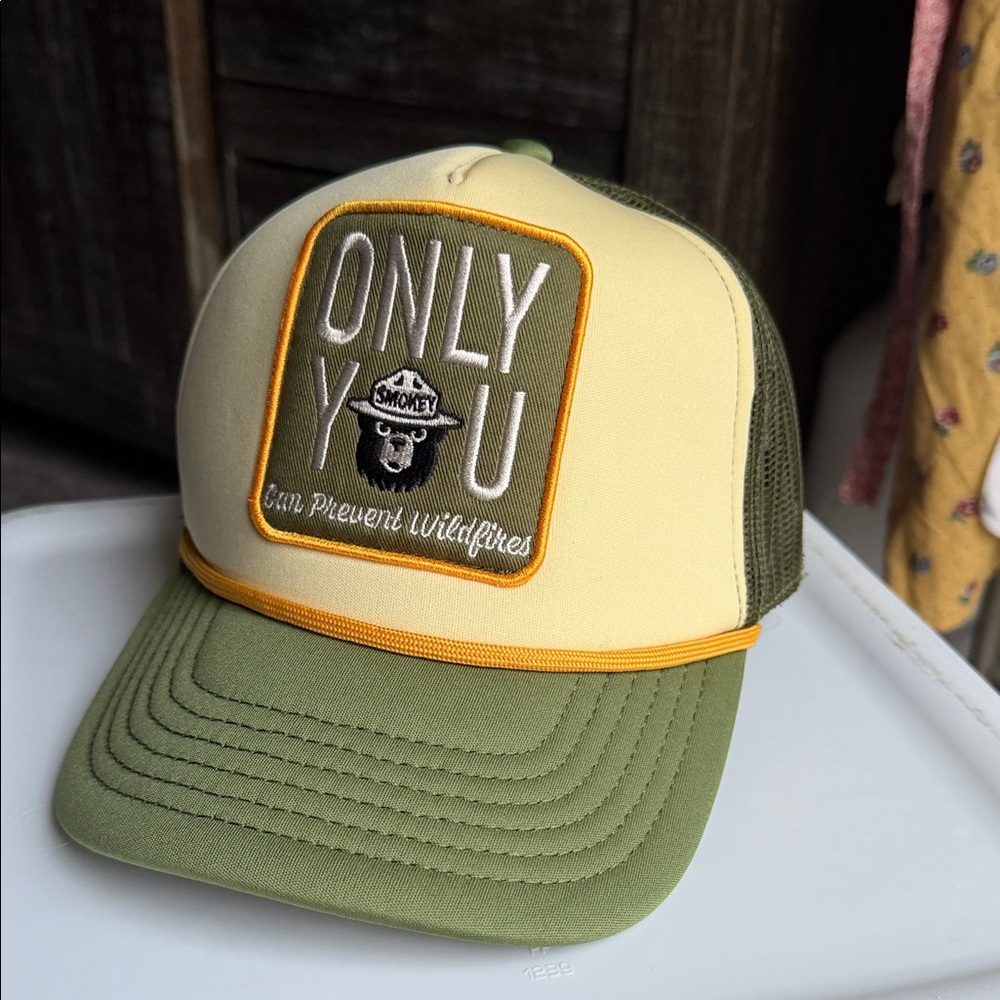 Smokey the Bear Trucker Hat - Green and Cream